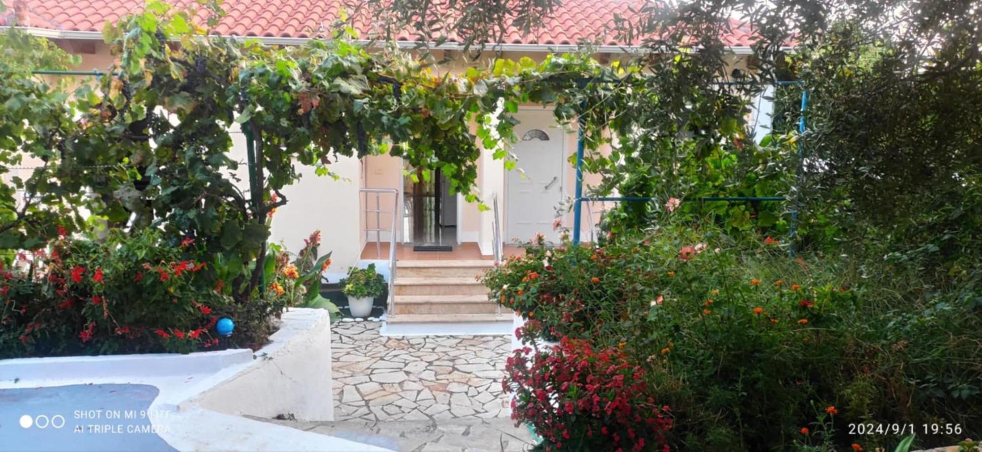 Vasil Rooms Лукове Экстерьер фото